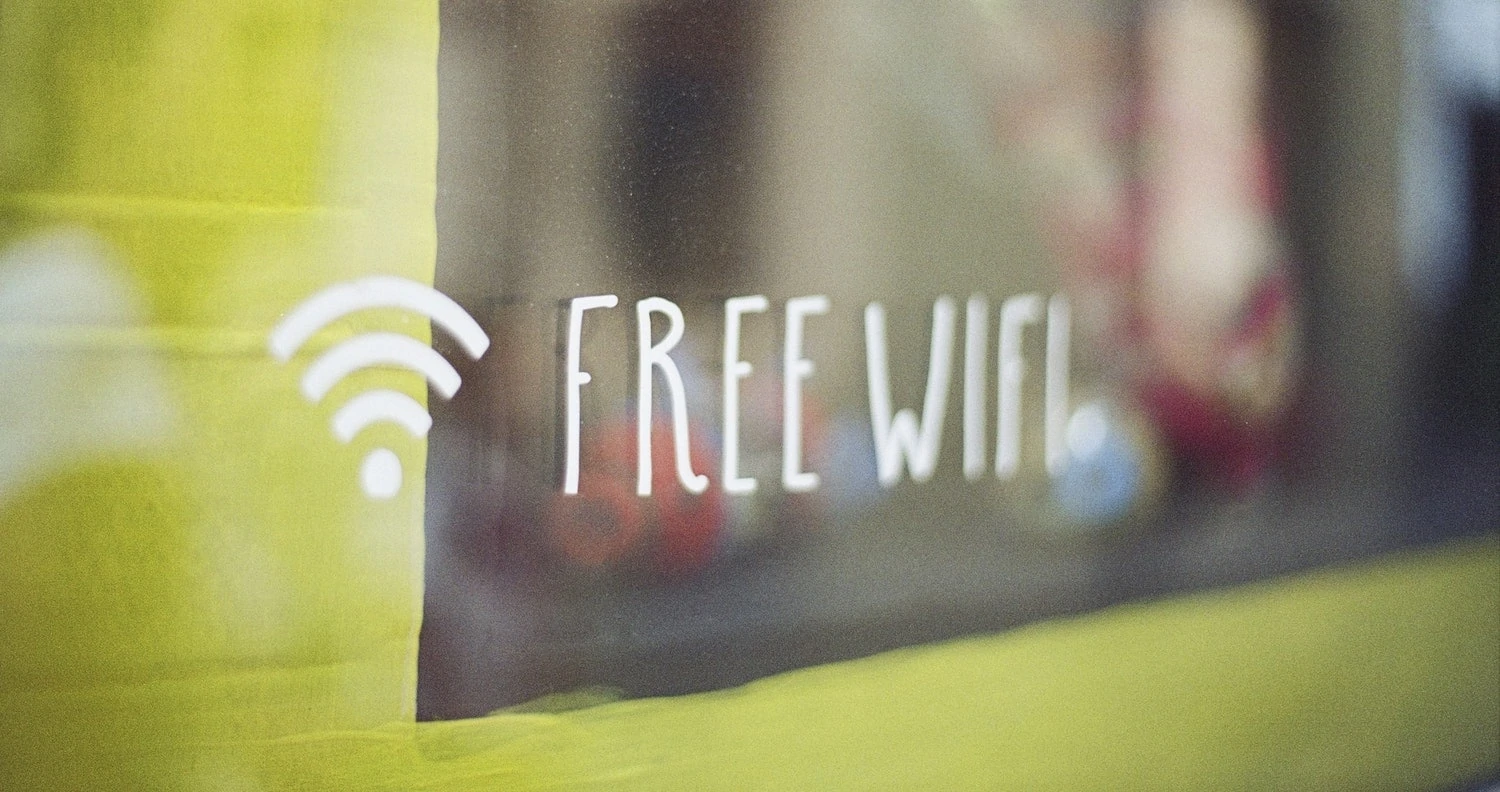 Free Wifi Geschreven Op Een Raam