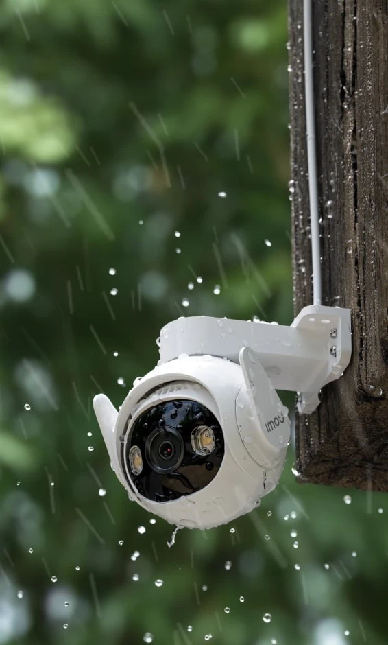 imou cruiser 2 3k hangt buiten in de regen