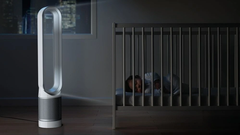 torenventilator in een babykamer in beeld