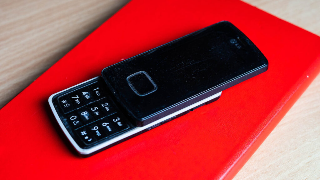 Wanneer Kwam de Eerste Mobiele Telefoon uit?