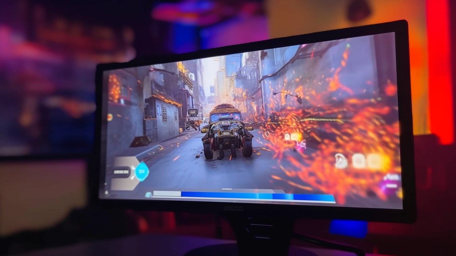 Close-up van een monitor waarop een wat wazige game te zien is
